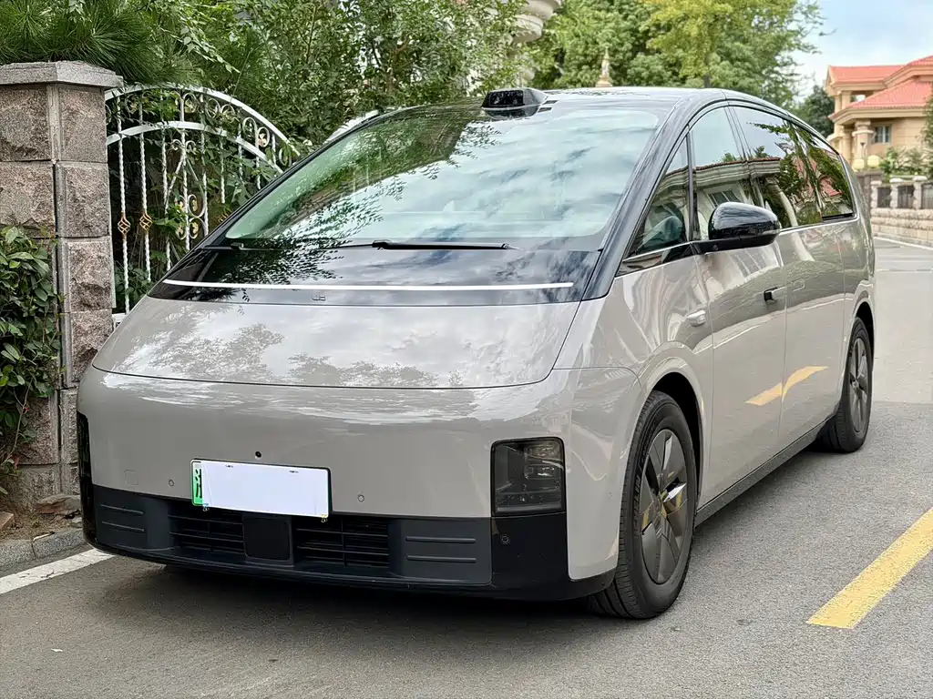 Li Auto MEGA