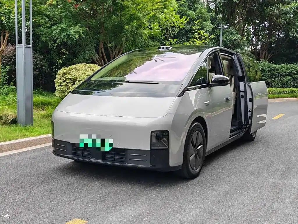 Li Auto MEGA