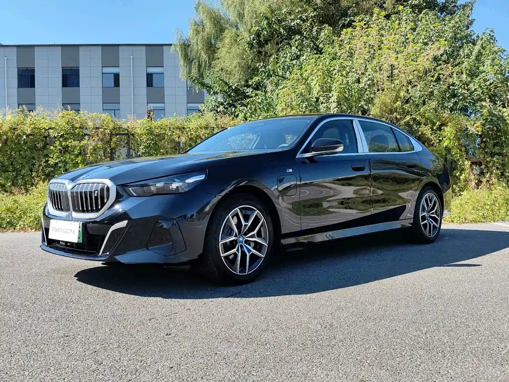 BMW i5