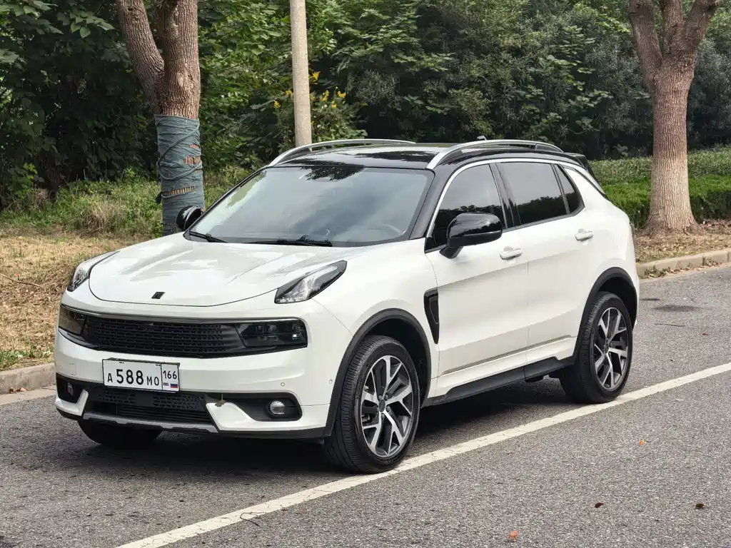 Lynk & Co 01