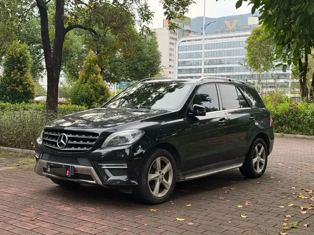 Mercedes-Benz M