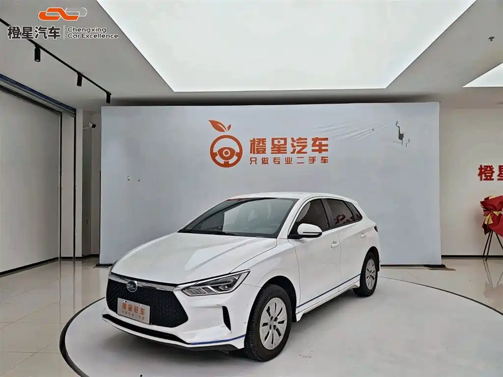 BYD E2