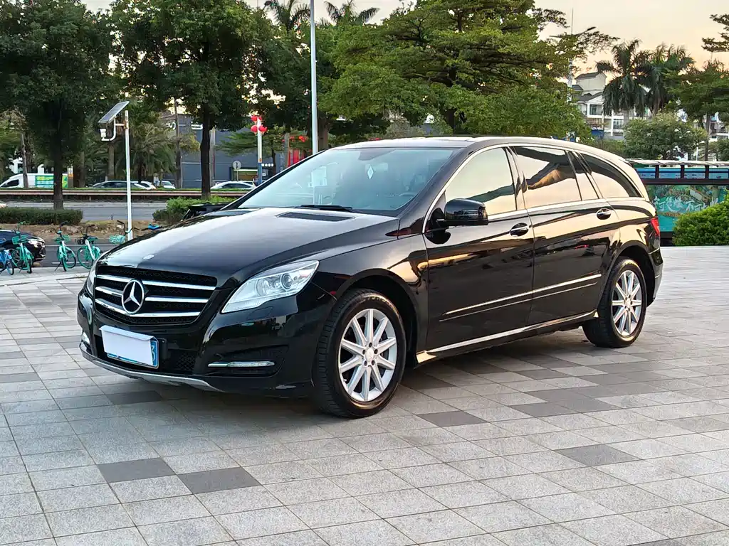 Mercedes-Benz R