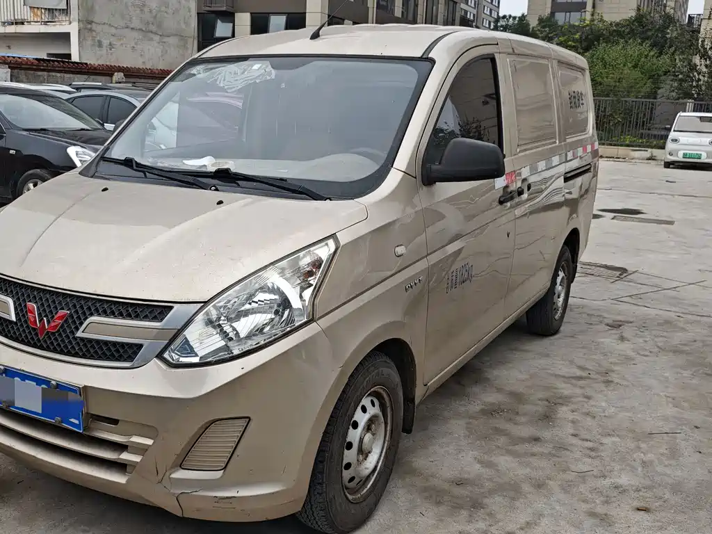 Wuling RongguangV