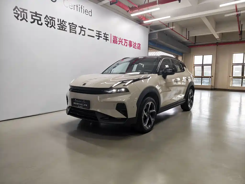 Lynk & Co 06