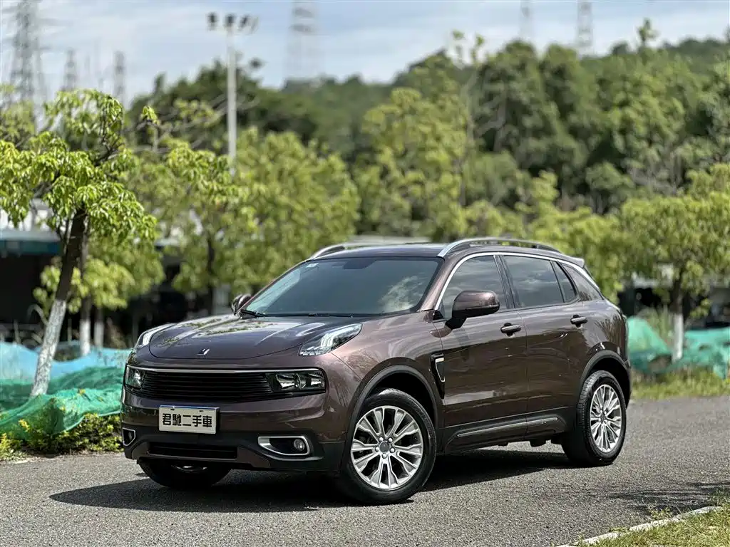 Lynk & Co 01