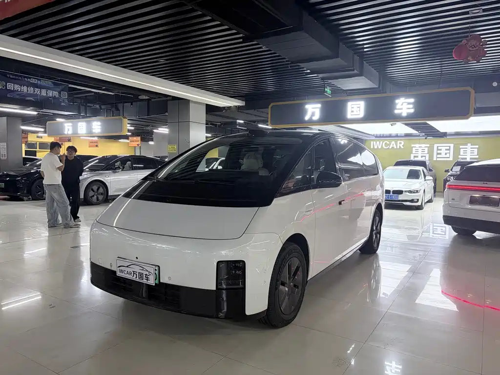 Li Auto MEGA