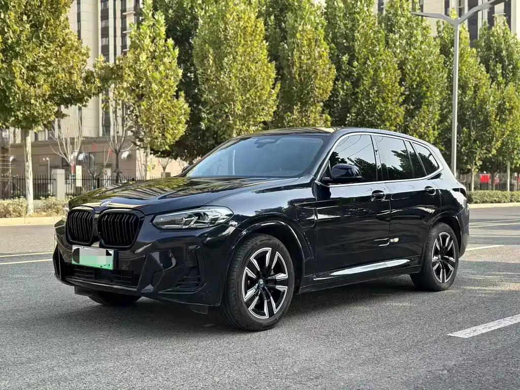 BMW iX3