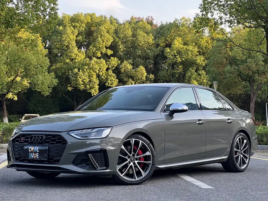 Audi S4