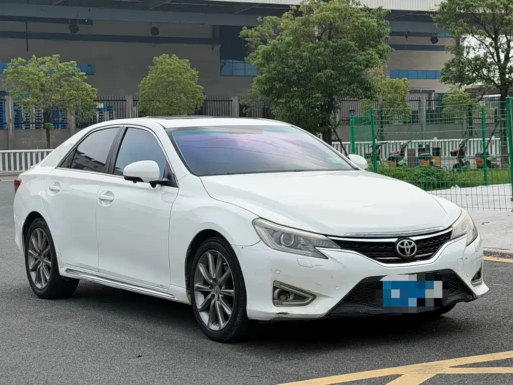 Toyota Reiz