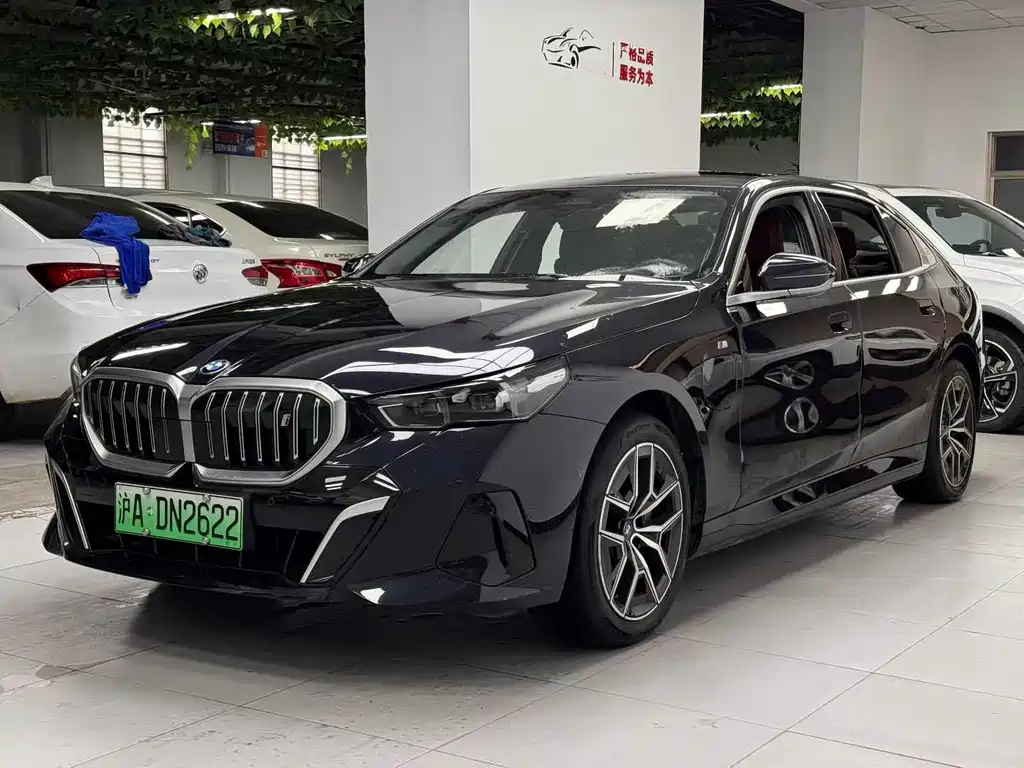 BMW i5