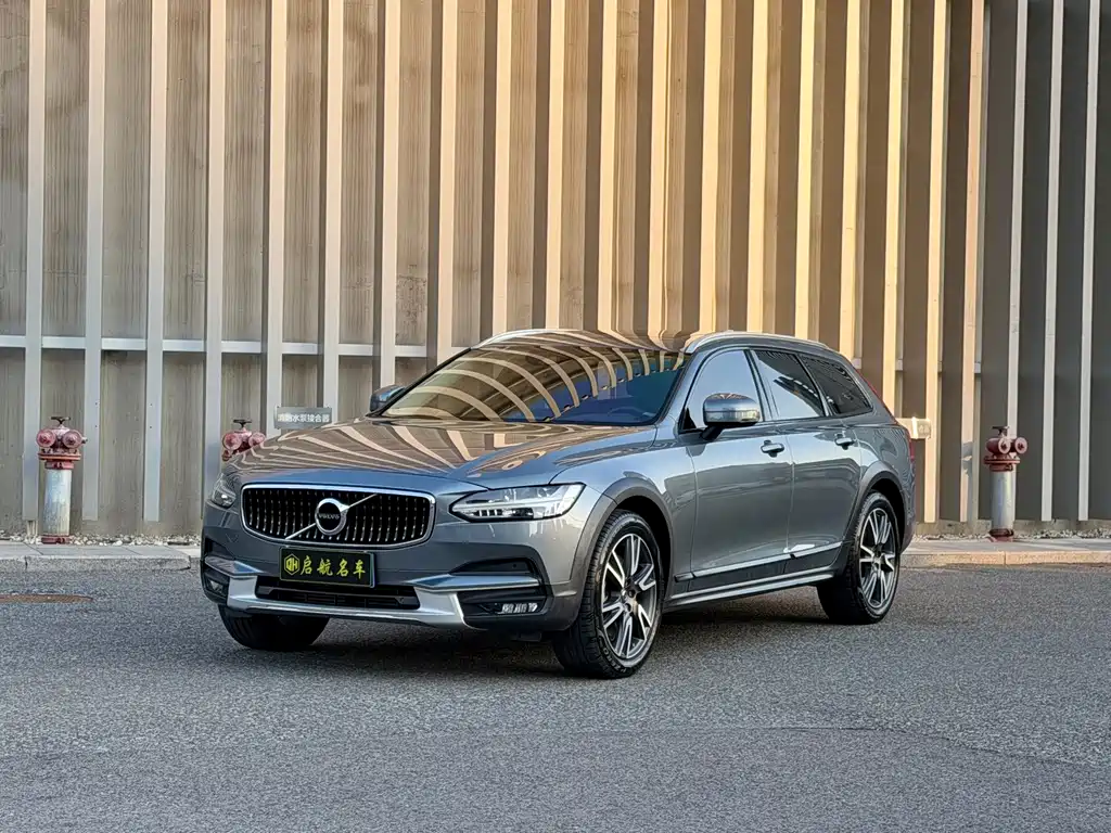 Volvo V90