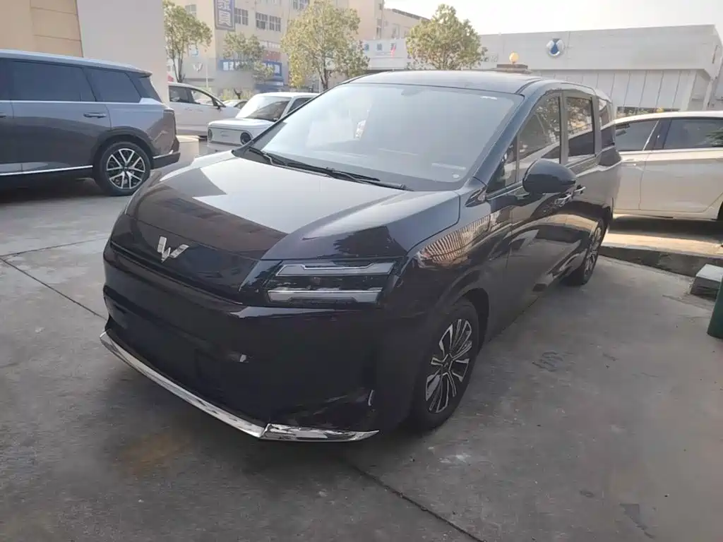 Wuling 730