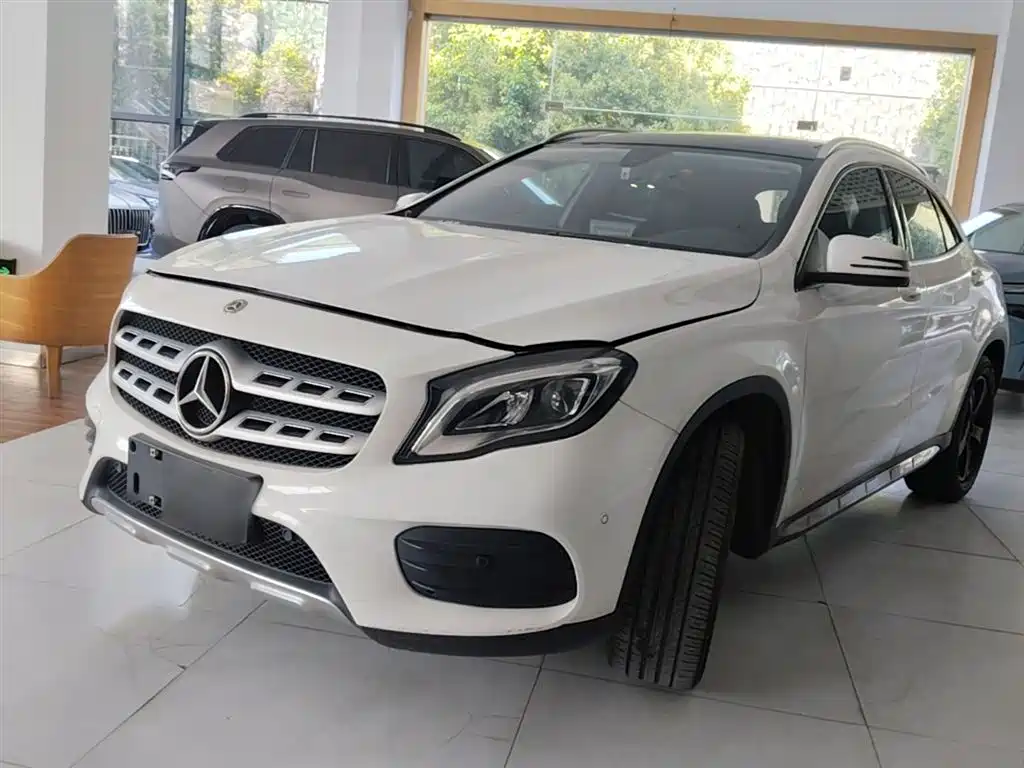 Mercedes-Benz GLA