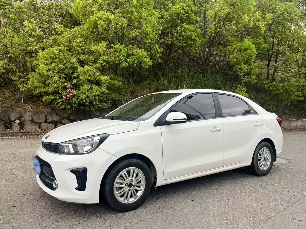 Kia Pegas