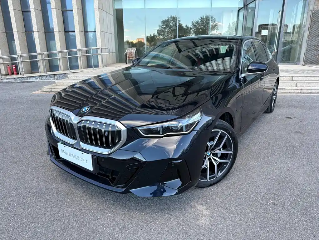 BMW i5