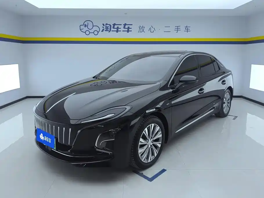 Hongqi E-QM5