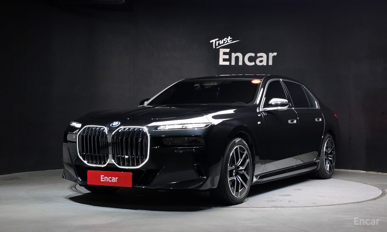 BMW i7