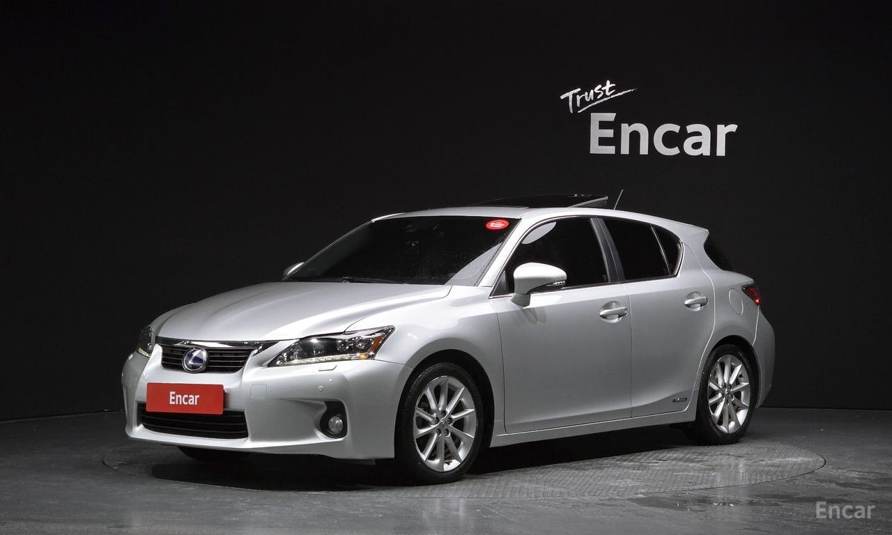 Lexus CT200h