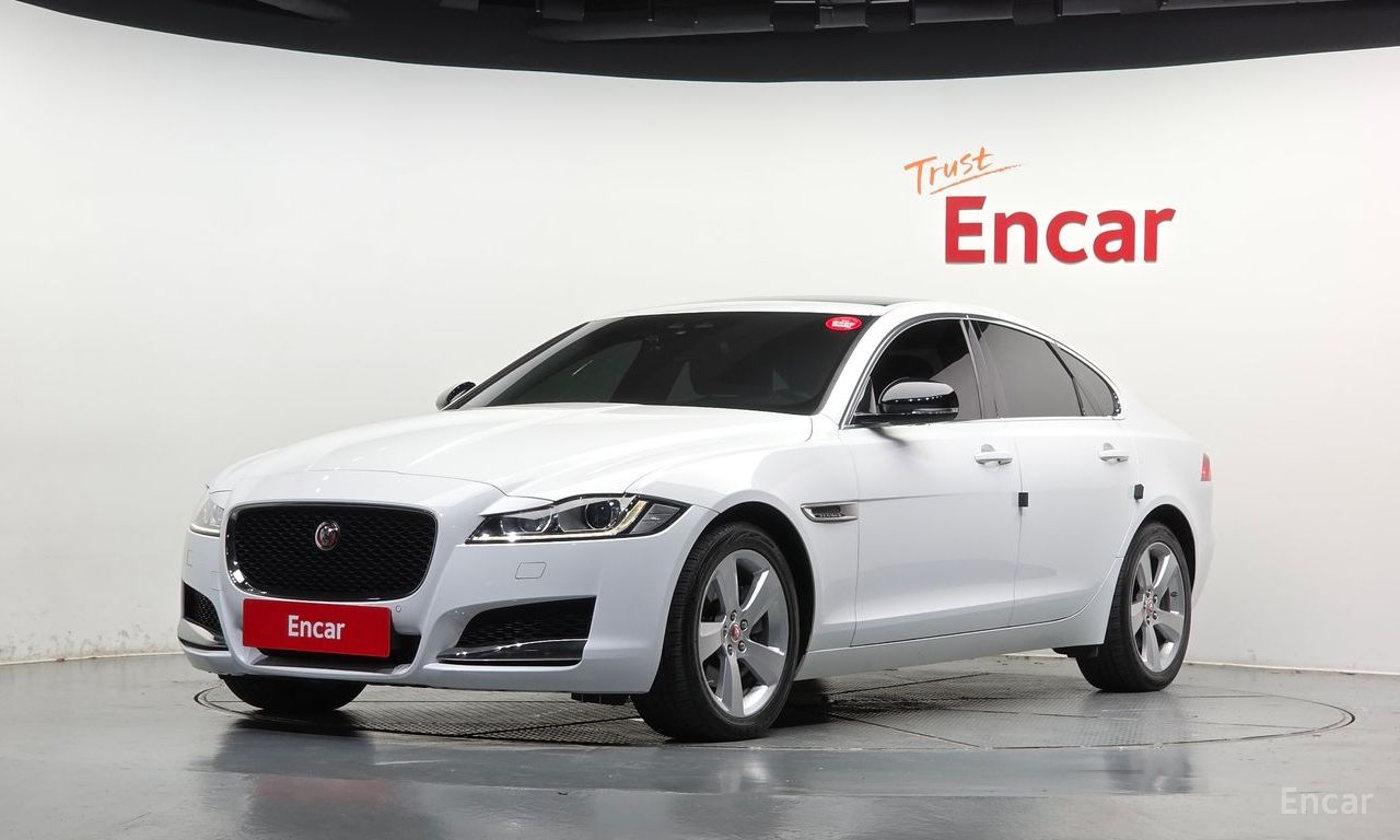 Jaguar XF