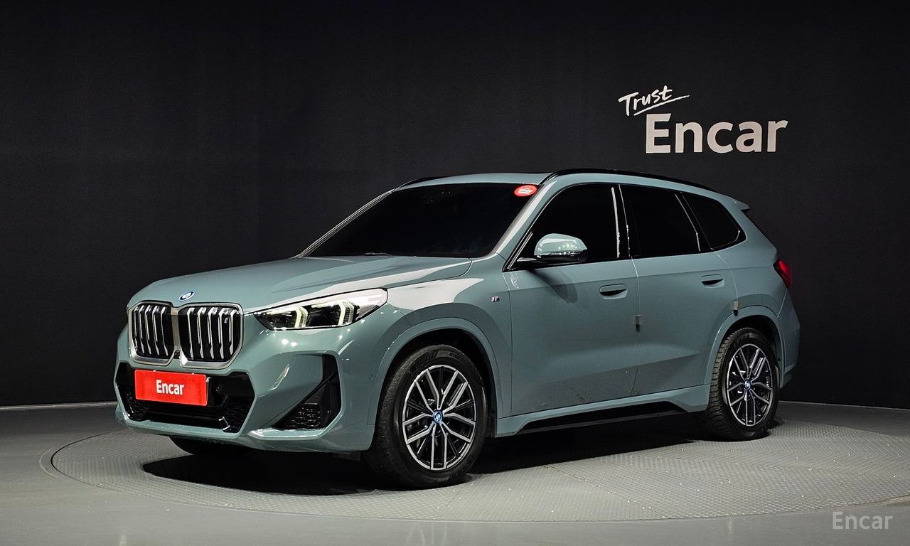 BMW iX1