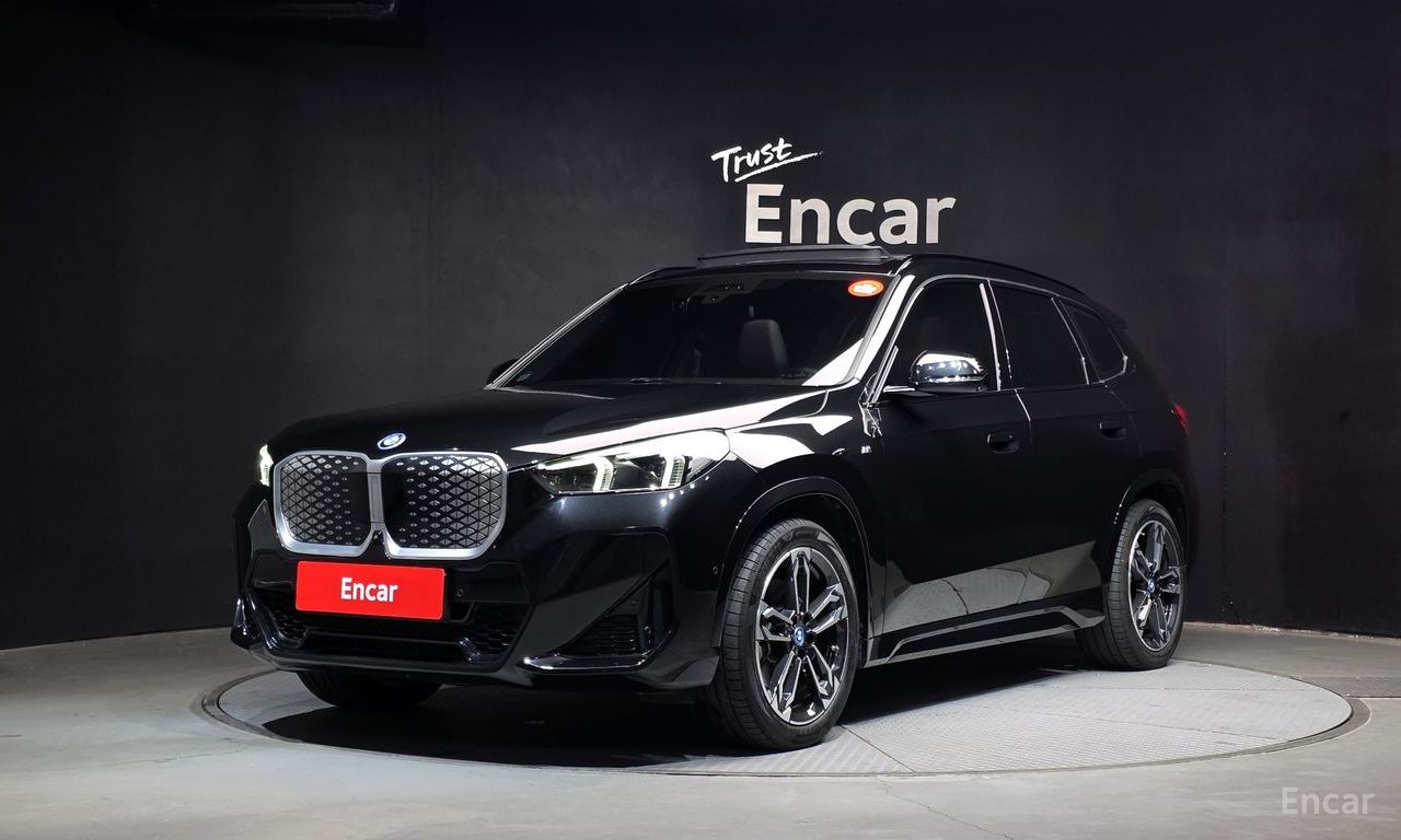 BMW iX1