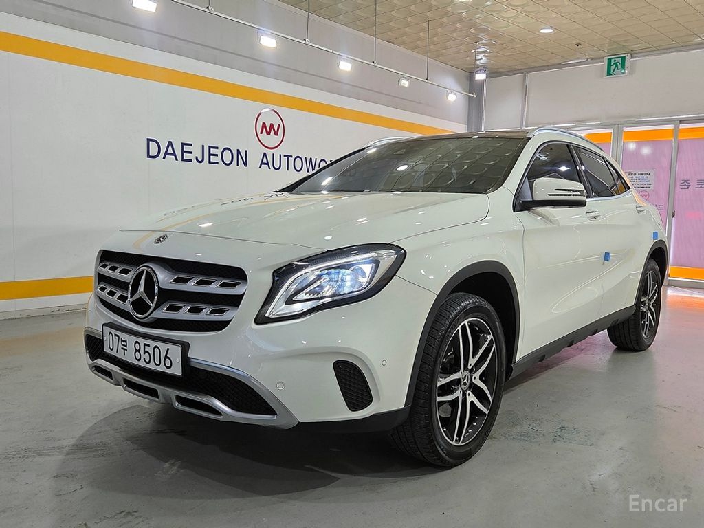 Mercedes-Benz GLA-Class X156