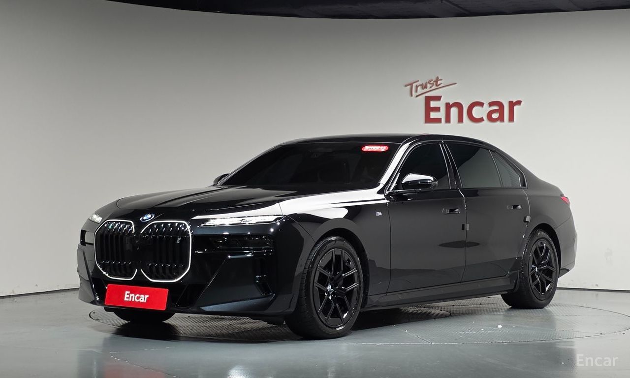 BMW i7