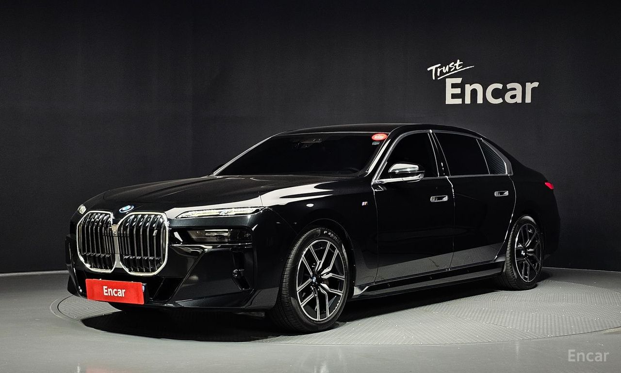 BMW i7