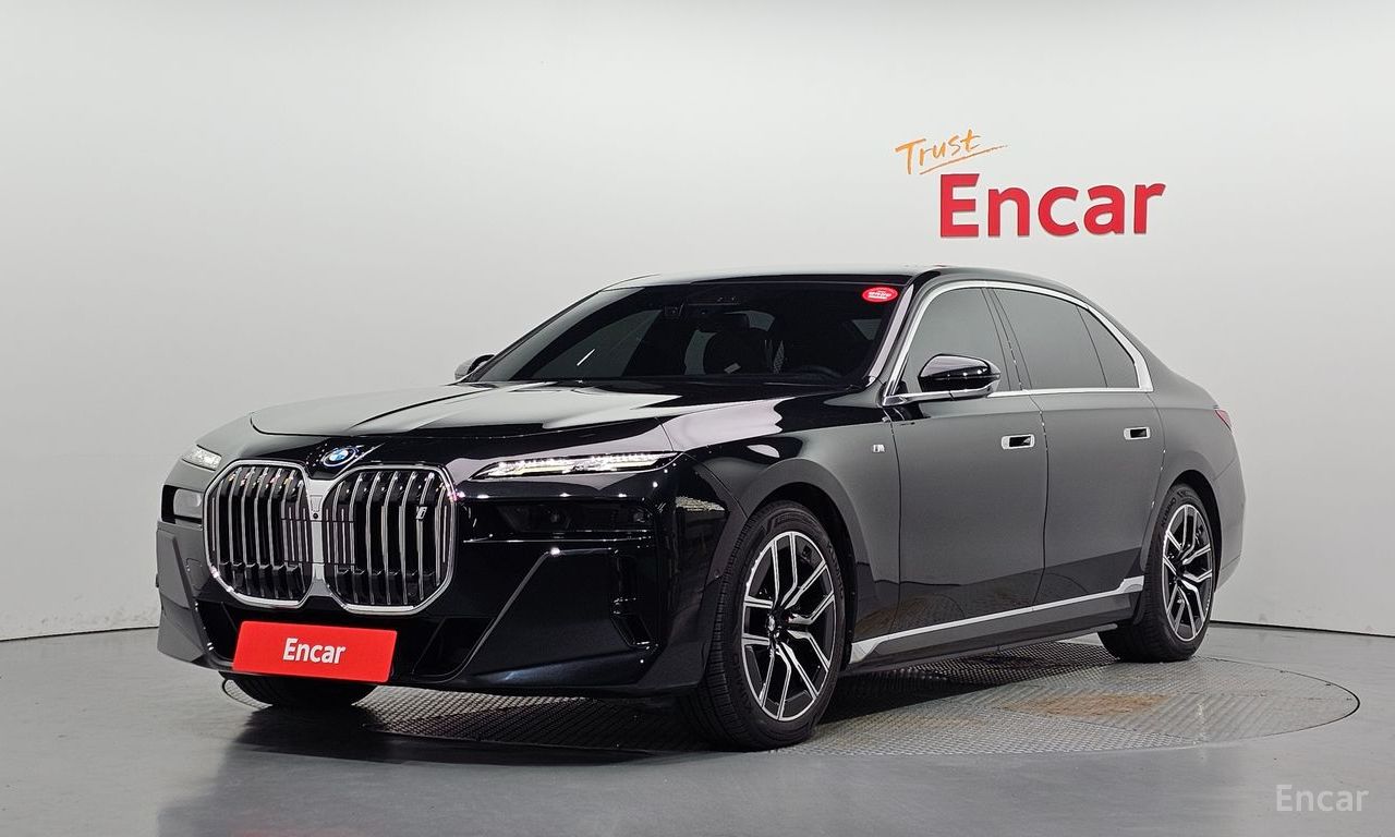 BMW i7