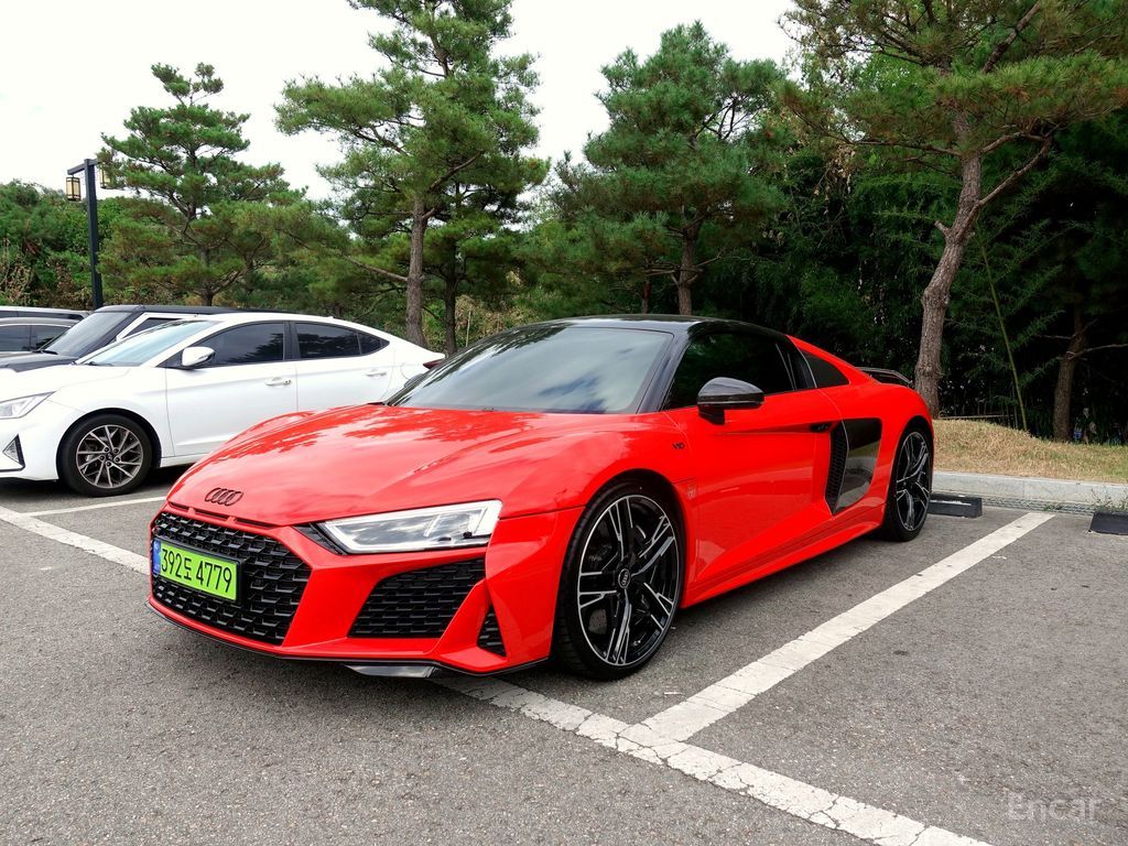 Audi R8