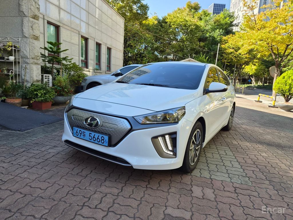 Hyundai IONIQ