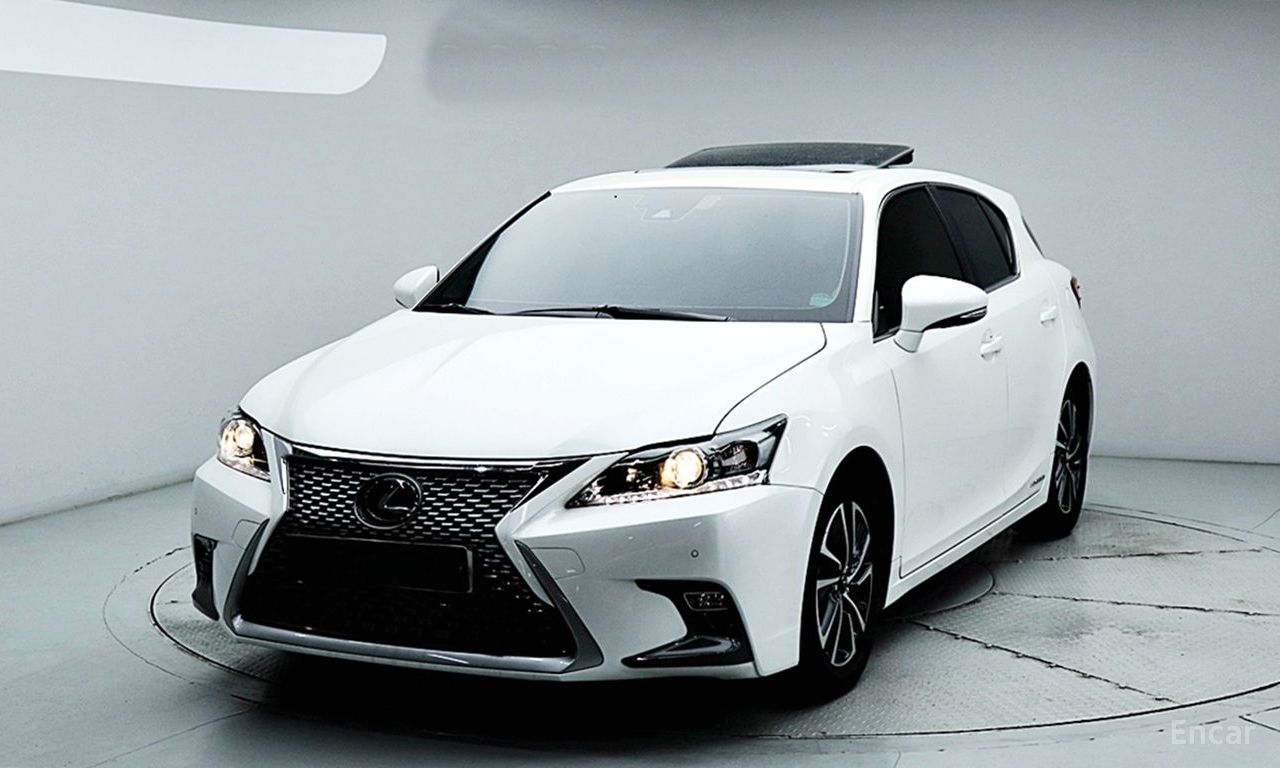 Lexus CT200h