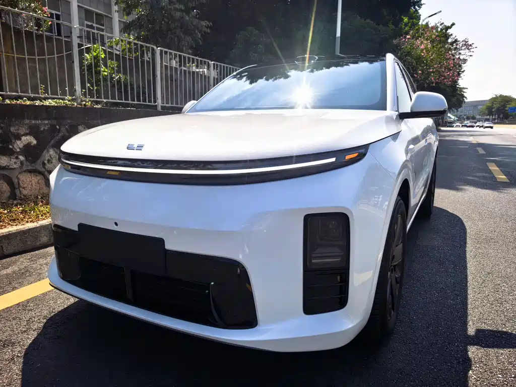 Li Auto L6
