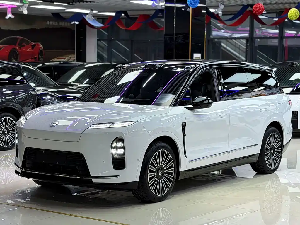 NIO ES8