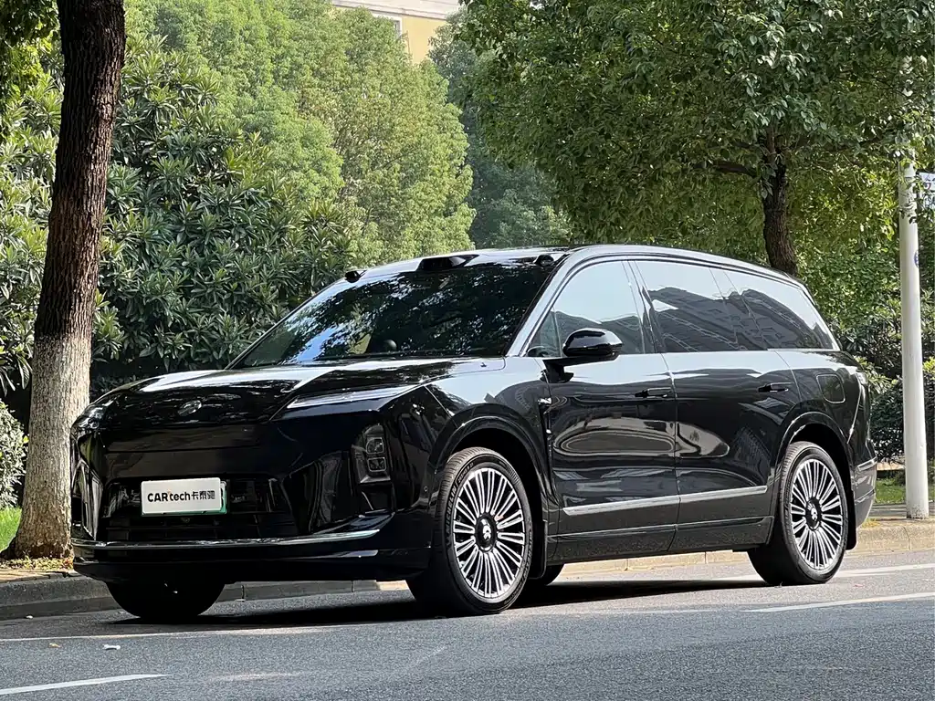 NIO ES8