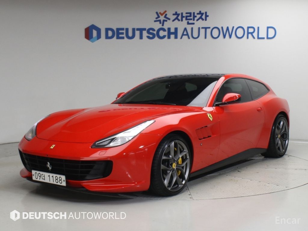 Ferrari GTC4