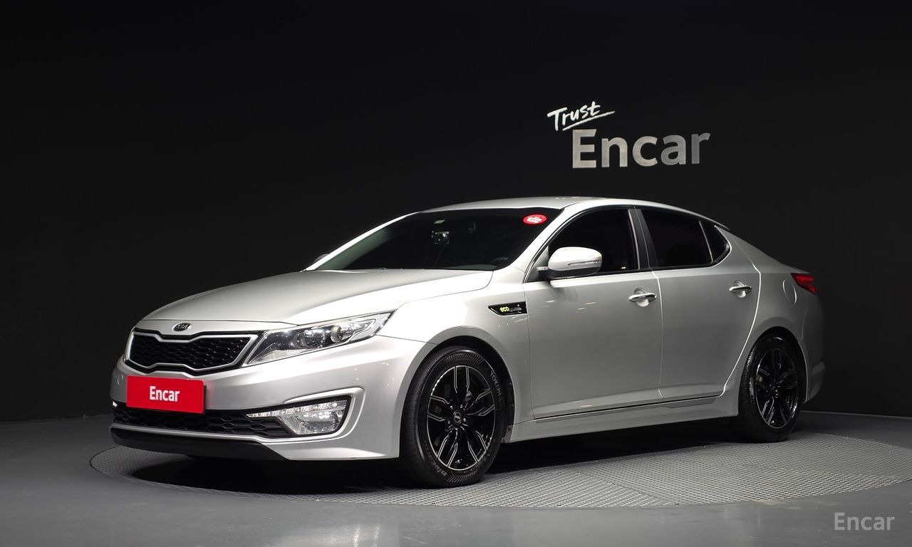 Kia K5 hybrid