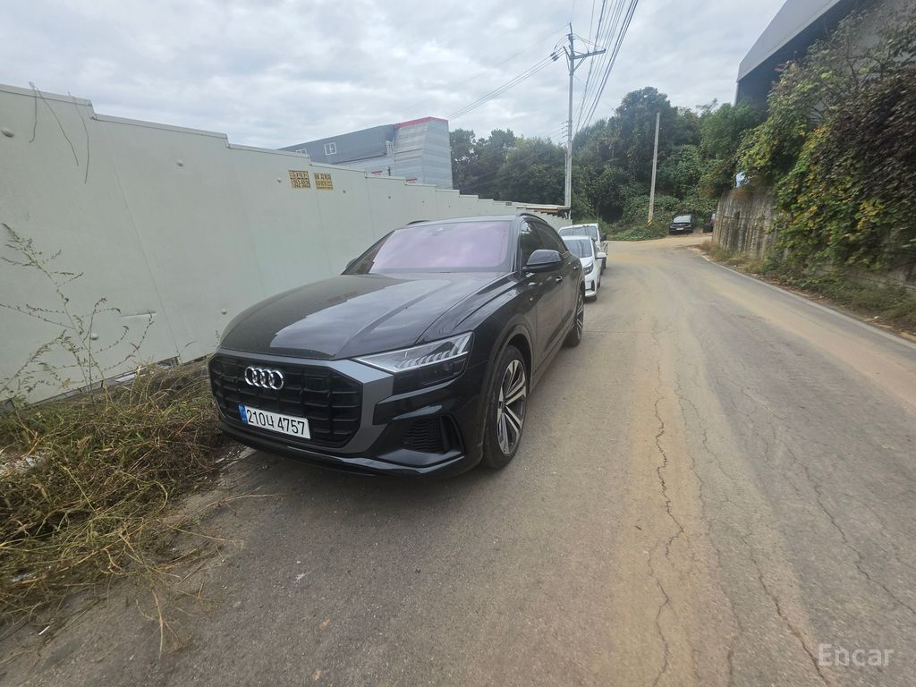Audi Q8