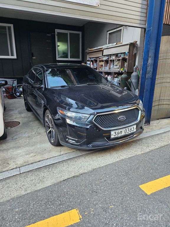 Ford Taurus