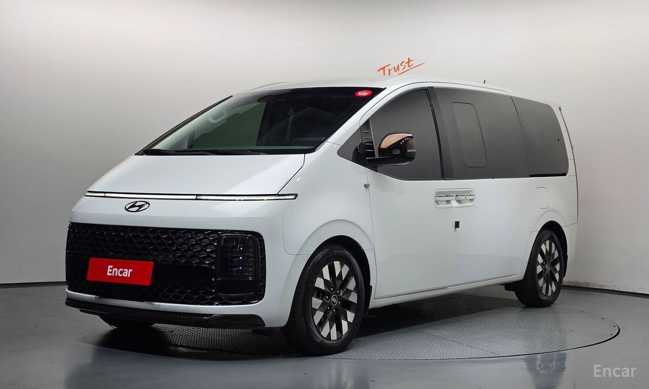 Hyundai Staria