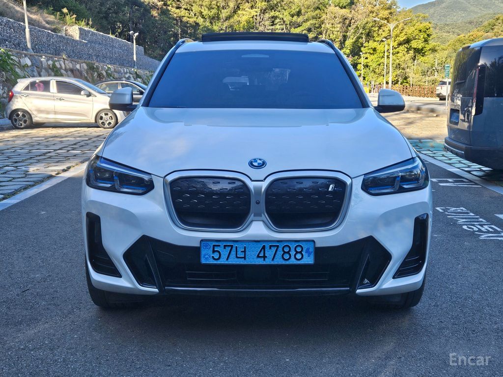 BMW iX3