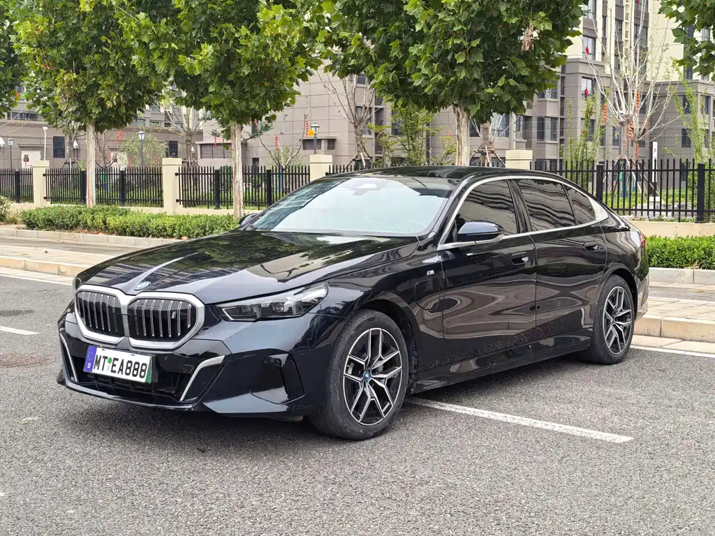 BMW i5