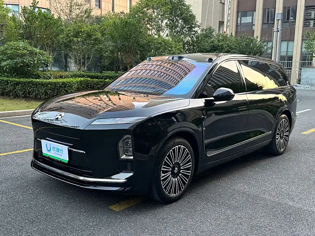 NIO ES8