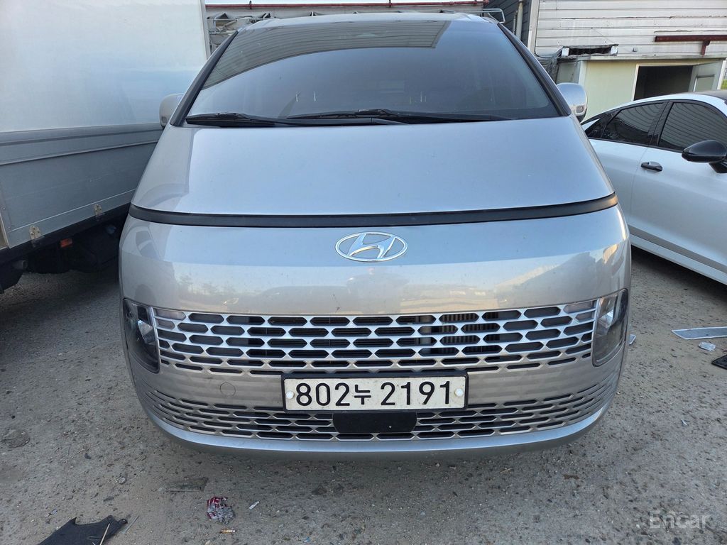 Hyundai Staria