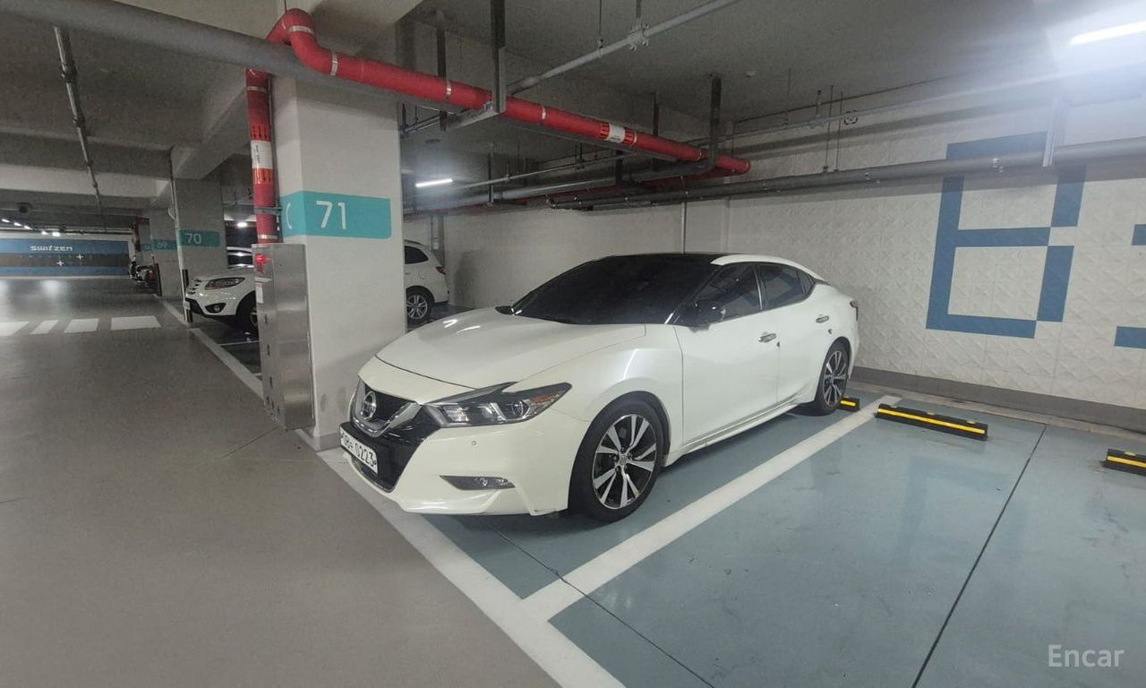 Nissan Maxima