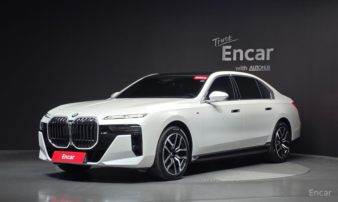 BMW i7