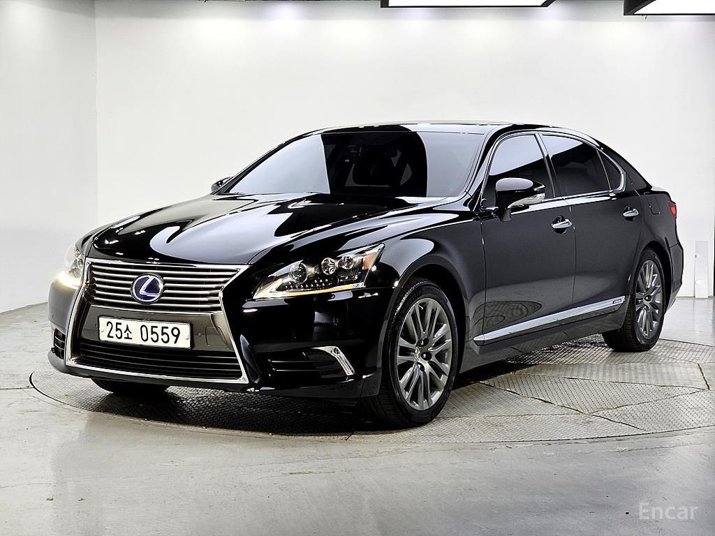 Lexus LS