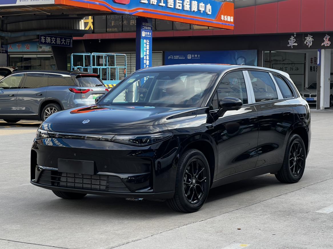 Leapmotor C10