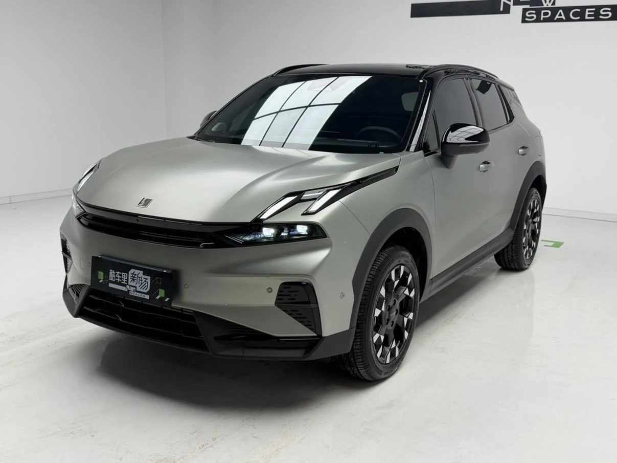 Lynk & Co 06